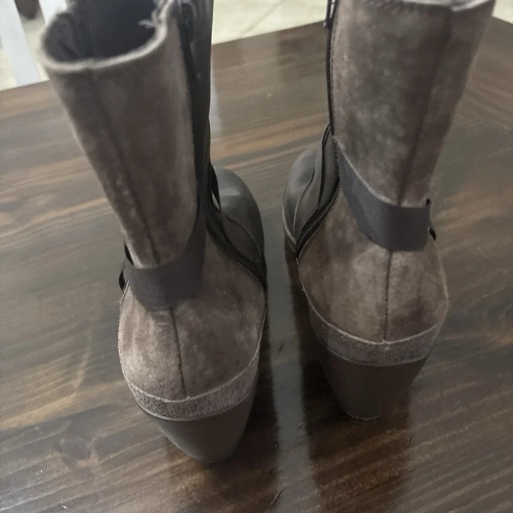 Merrell Women's Evera Fade Espresso Heeled Ankle Boots - Size 10US